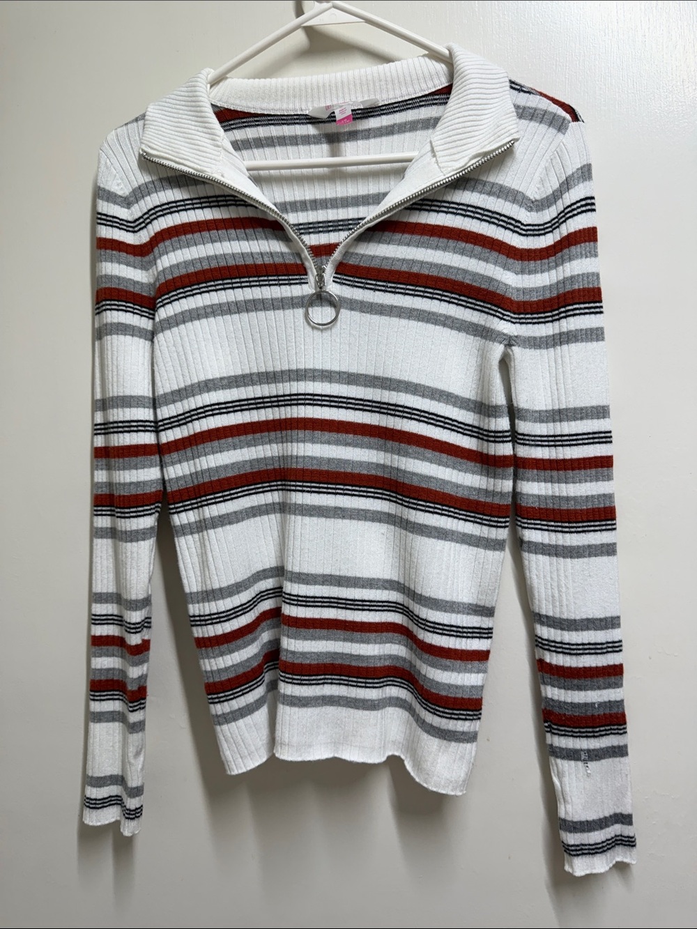 No Boundaries White Ribbed Quarter-Zip Sweater with Rust & Gray Stripes - Picture 1 of 4